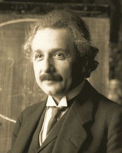 Photo noir et blanc d’Albert Einstein à l’âge de 42 ans.