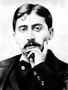 Photo d'un Marcel Proust très sérieux en 1995