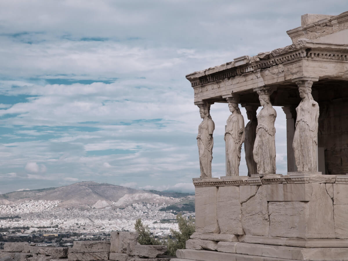 Statues romaines dans un temple ancien