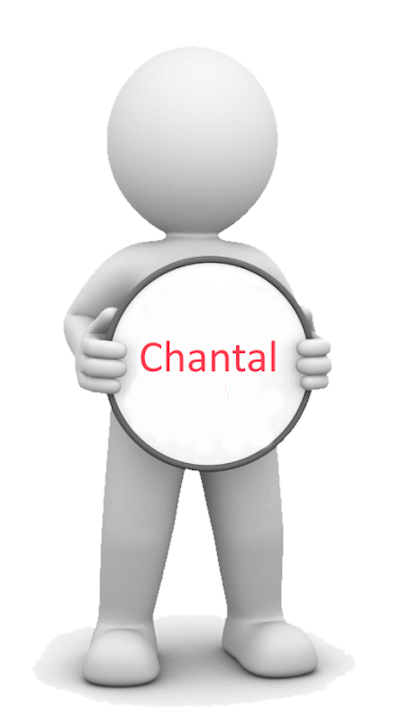 Une personne tient un ballon sur lequel est écrit : Chantal.